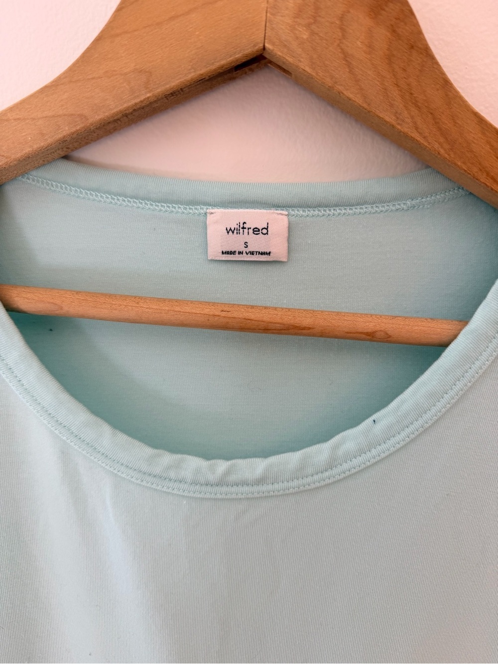 Like new Wilfred Mint Crewneck Short Sleeve Top